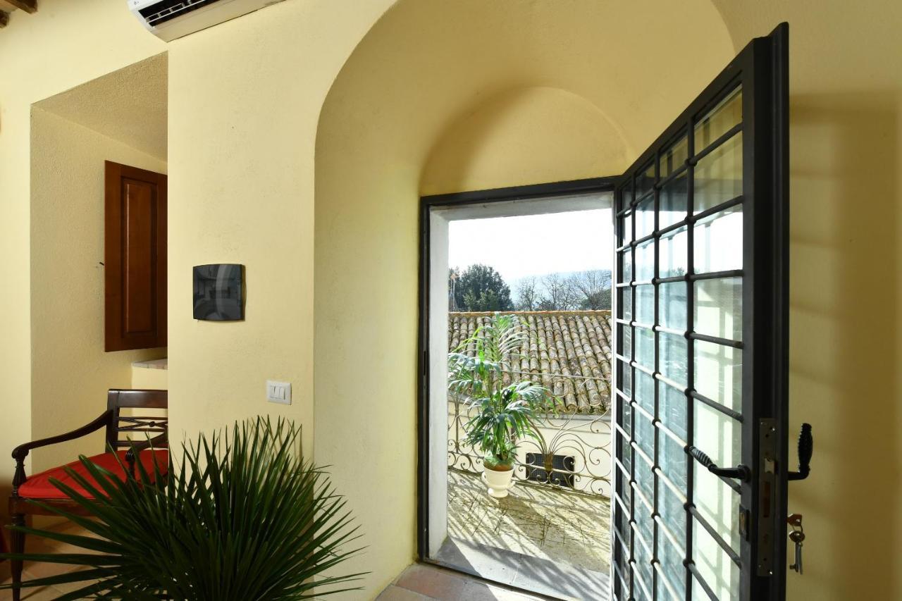 Castello Costaguti Hotell Roccalvecce Eksteriør bilde