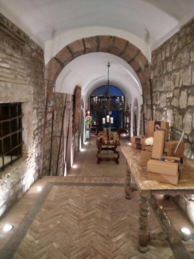Castello Costaguti Hotell Roccalvecce Eksteriør bilde