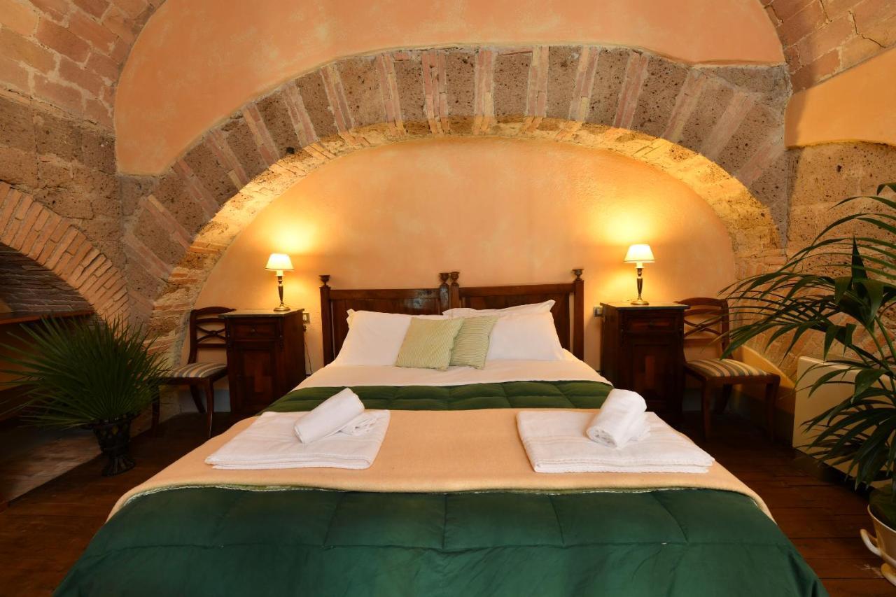 Castello Costaguti Hotell Roccalvecce Eksteriør bilde